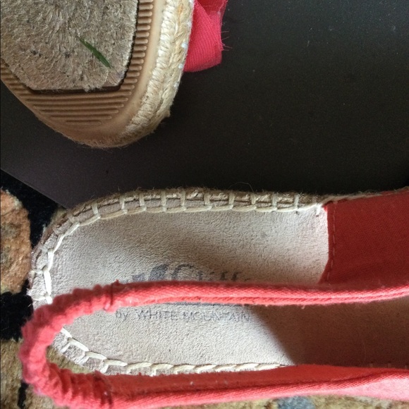 Cute Cliff’s slip on - Picture 3 of 4